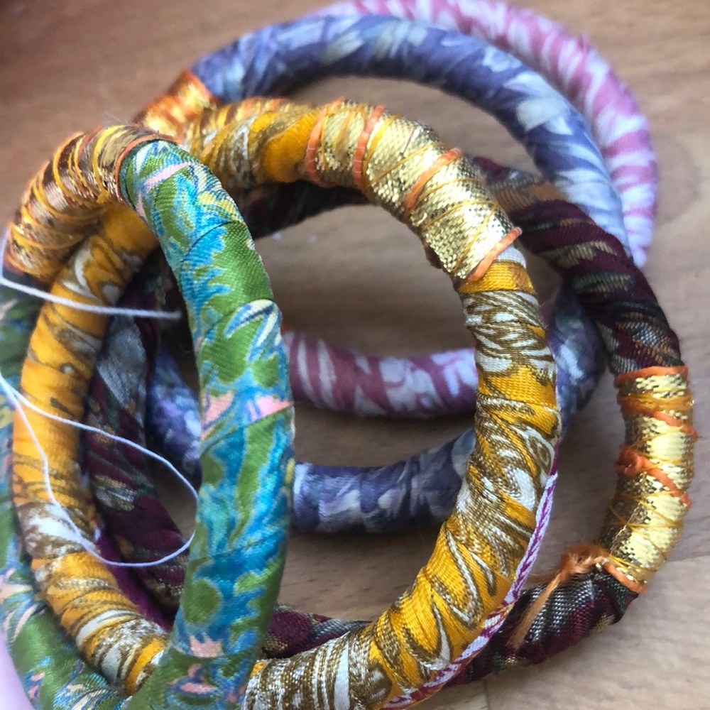 Beautiful bangle bracelets - Picture 4 of 4